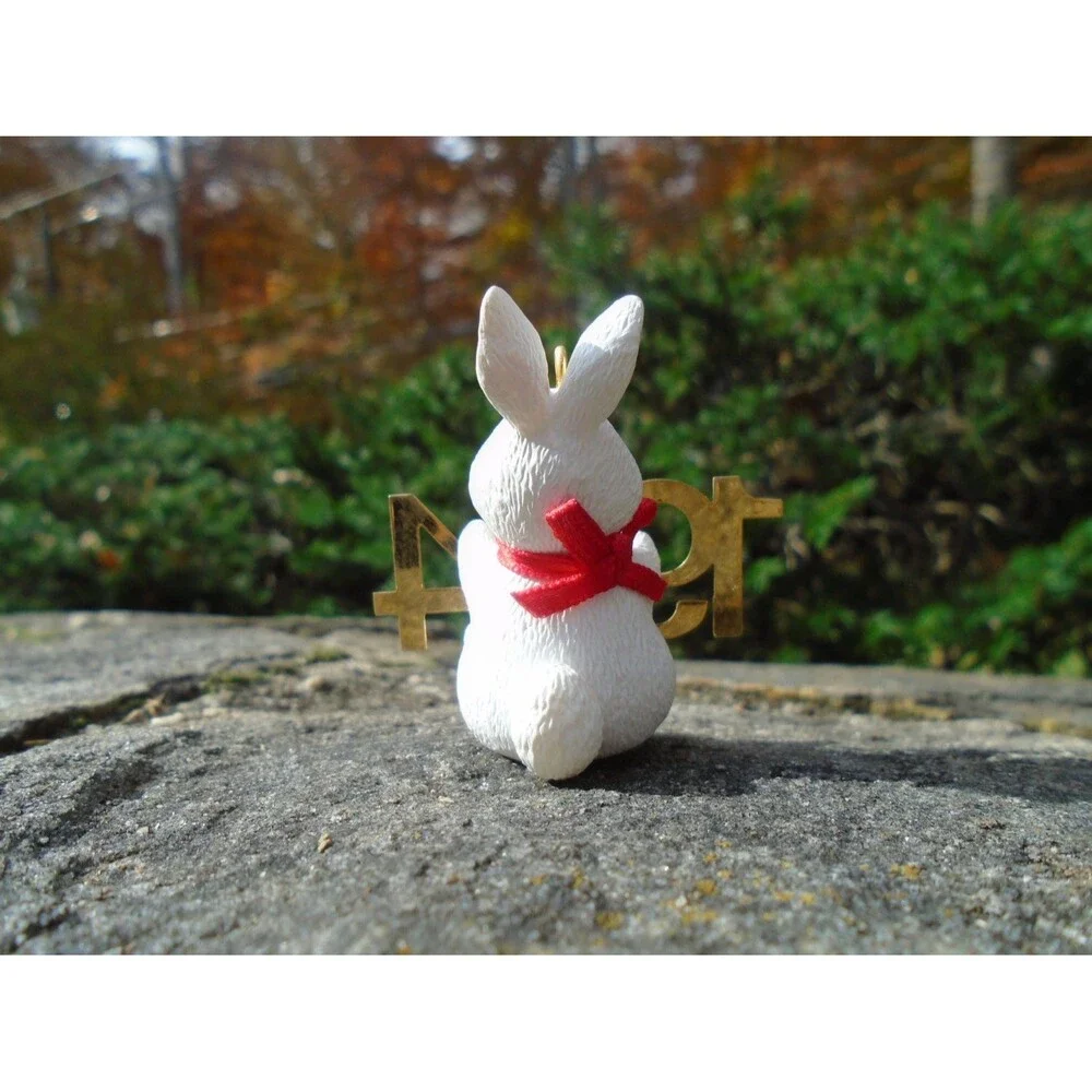 Hallmark bunny 1994 Fabulous Decade series, vintage Christmas